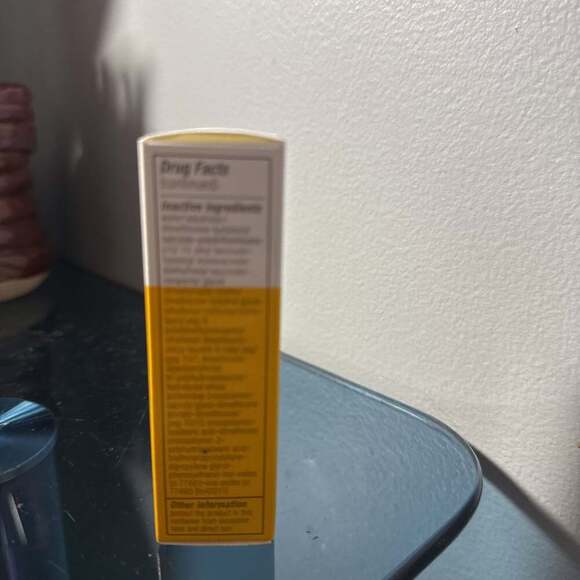 Clinique Pep-Start™ Daily UV Protector Broad Spectrum SPF 50 - Picture 4 of 5